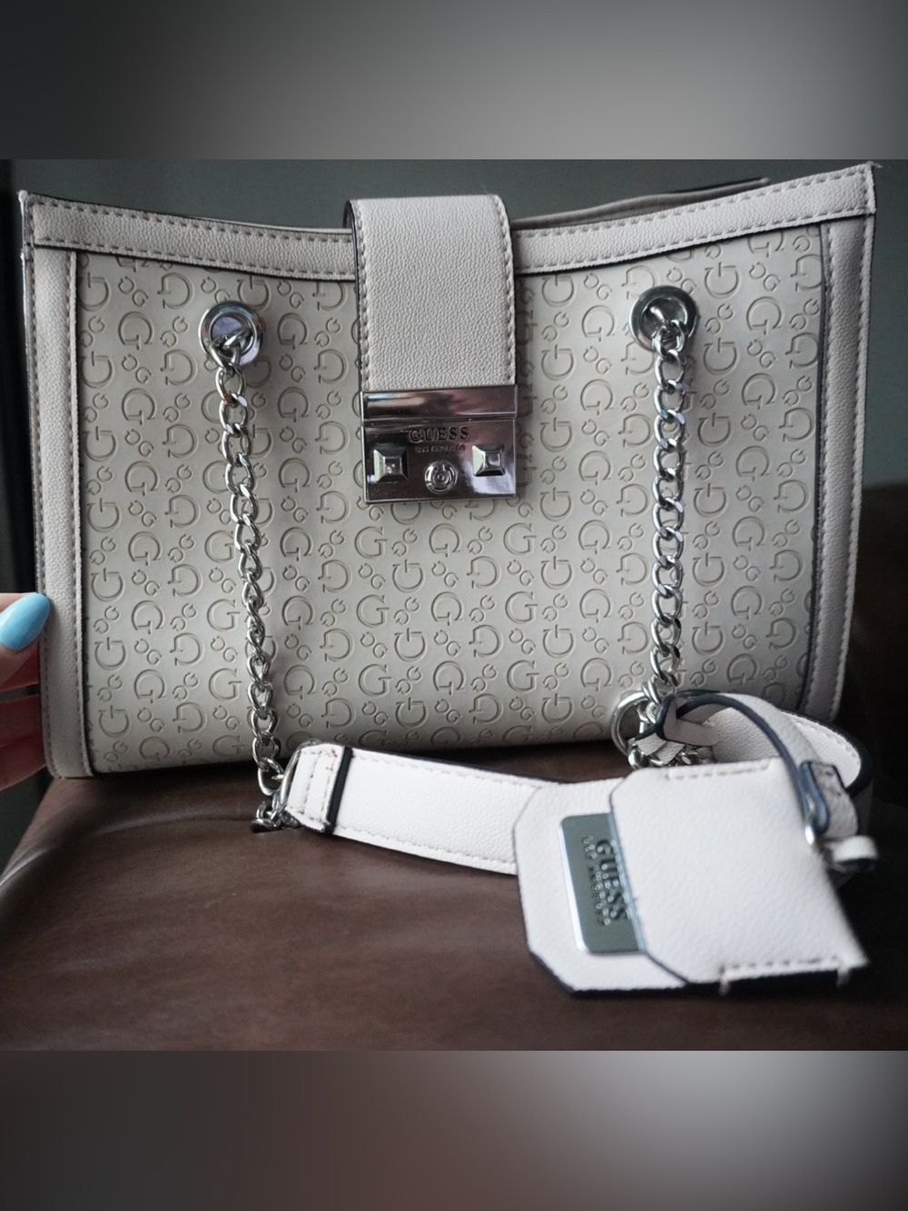 GUESS Cream Pink Logo-Embossed Chain Shoulder Bag with Silver Hardware
